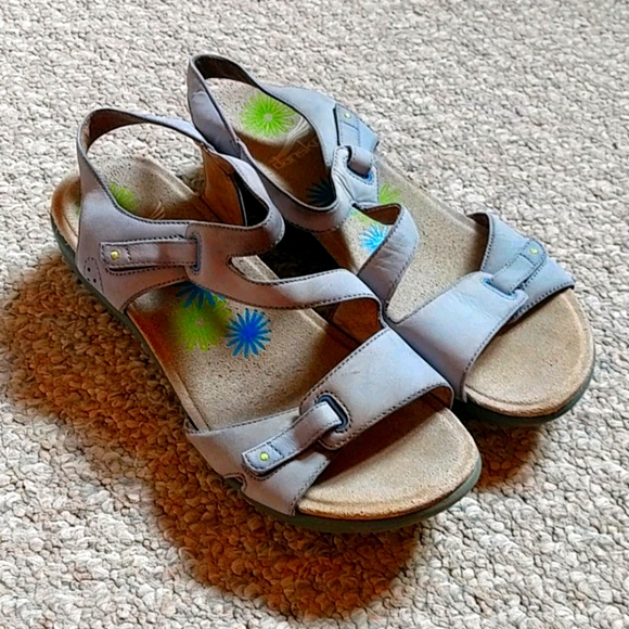 Dansko Shoes - GUC Light blue Dansko Sandals - UGC